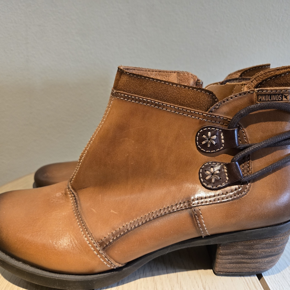Pikolinos Women's Brown Ankle Boots